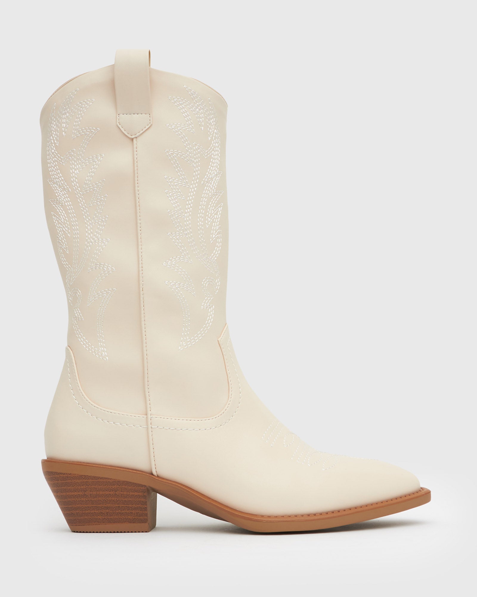 White 2025 boots betts