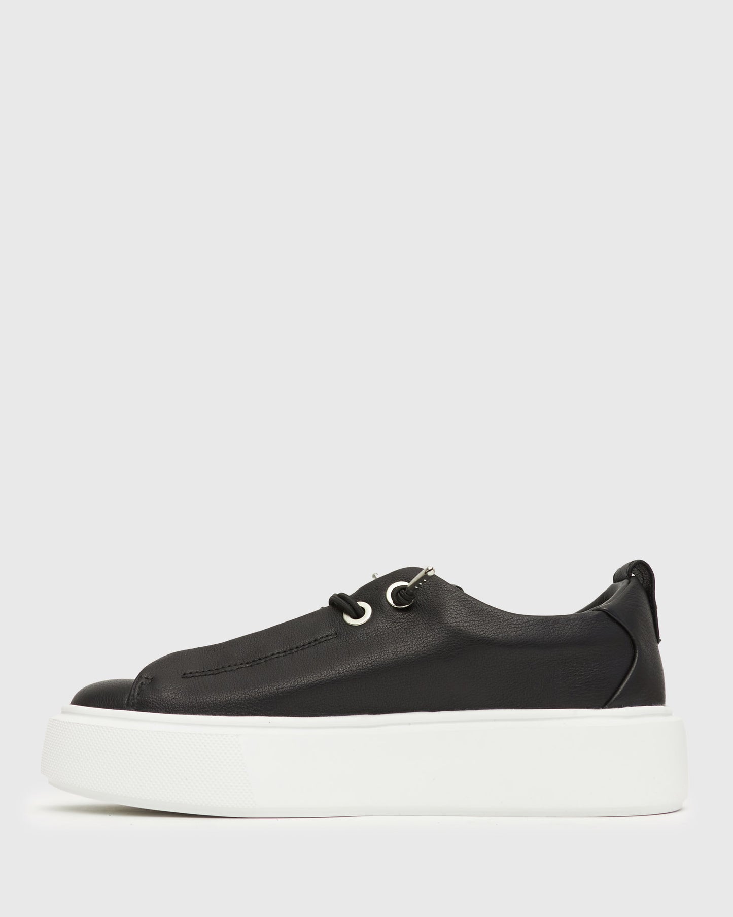 GENEVIEVE Leather Sneakers