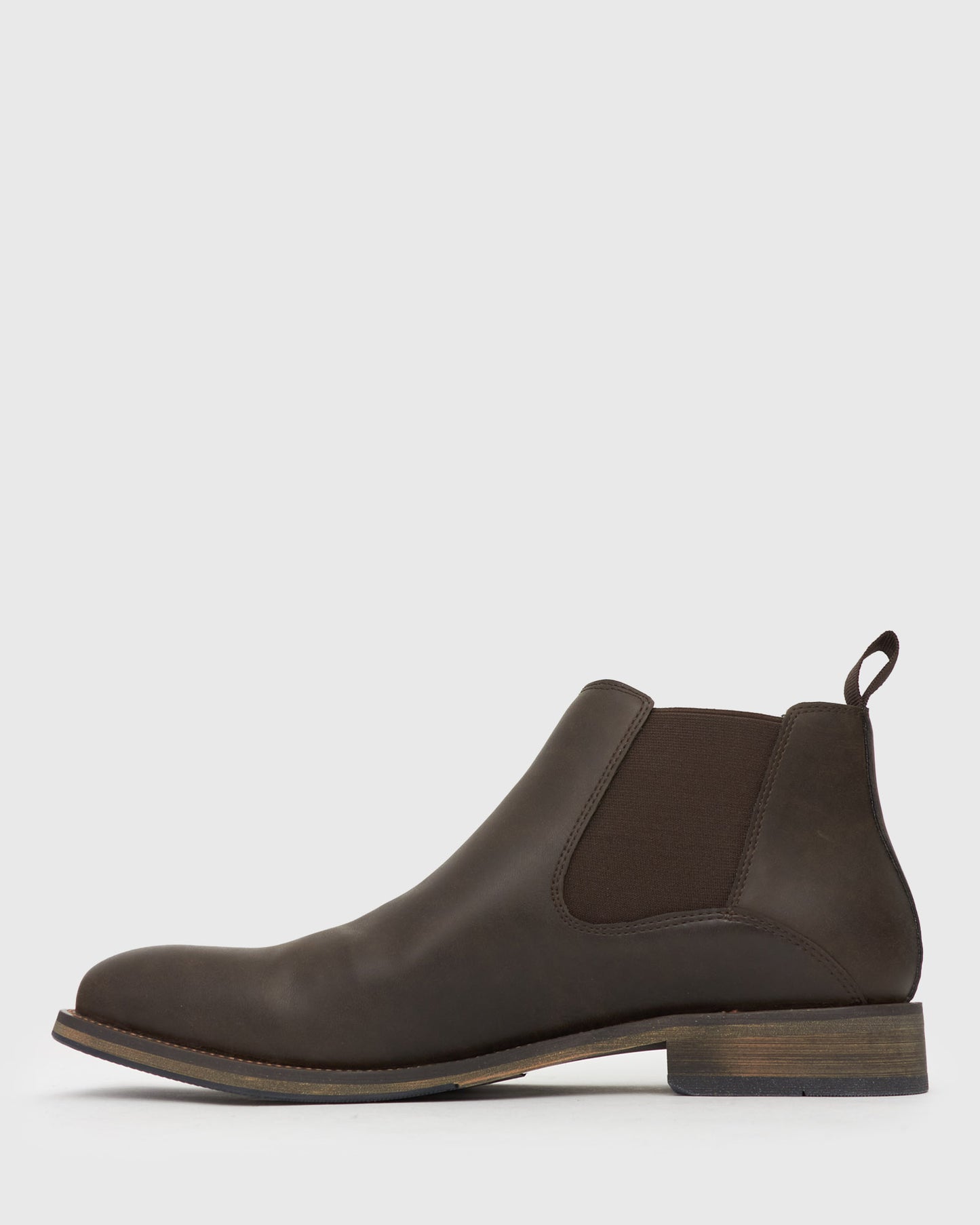 QUIRK Plain Toe Chelsea Boots