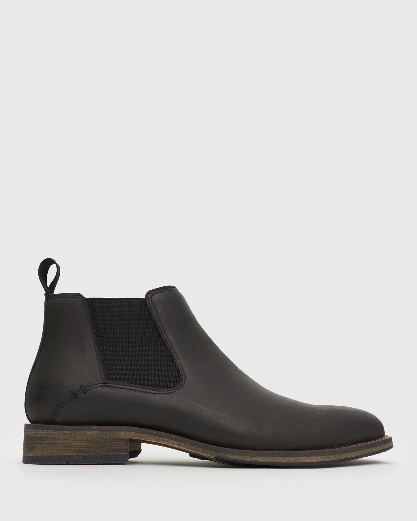 QUIRK Plain Toe Chelsea Boots