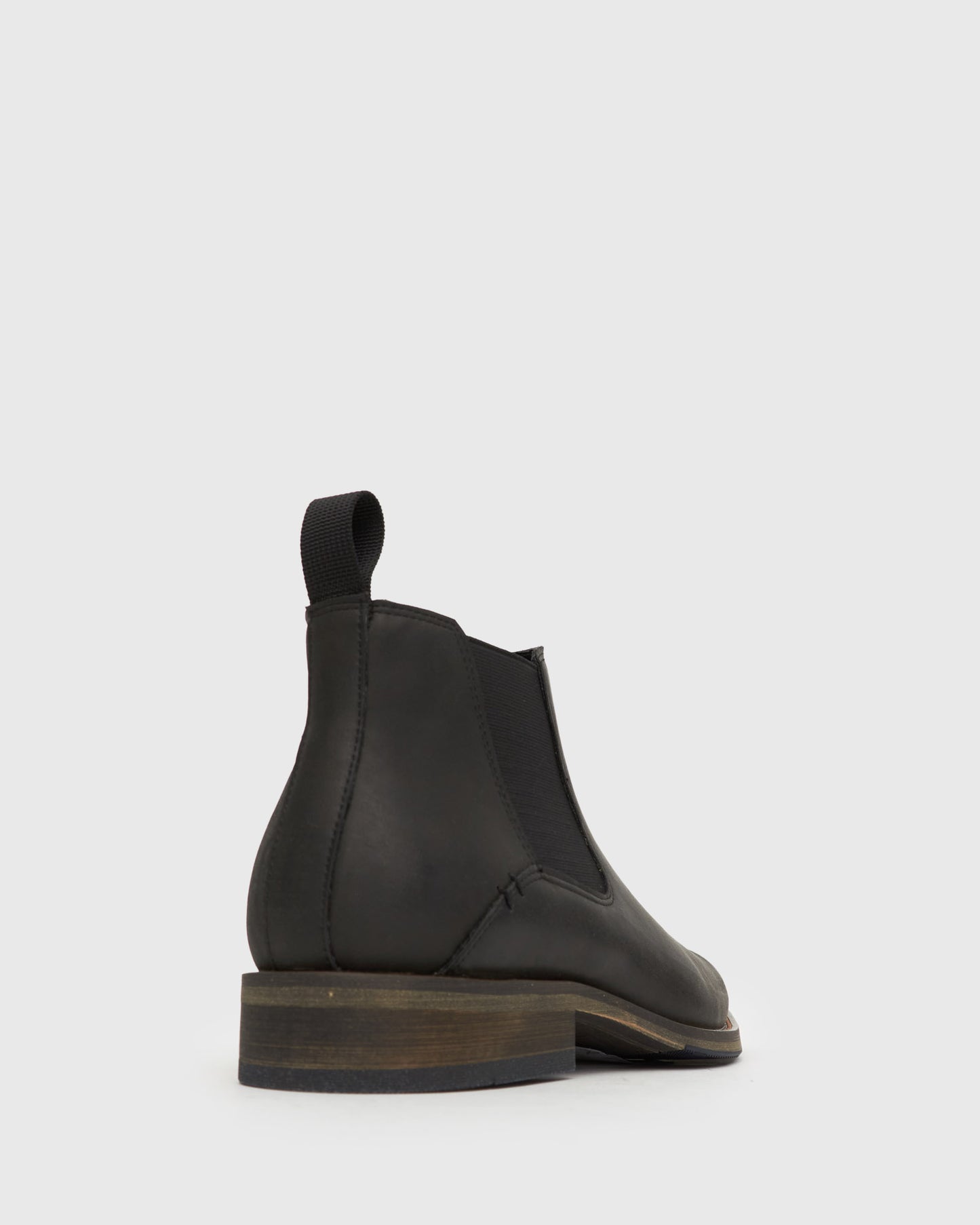 QUIRK Plain Toe Chelsea Boots