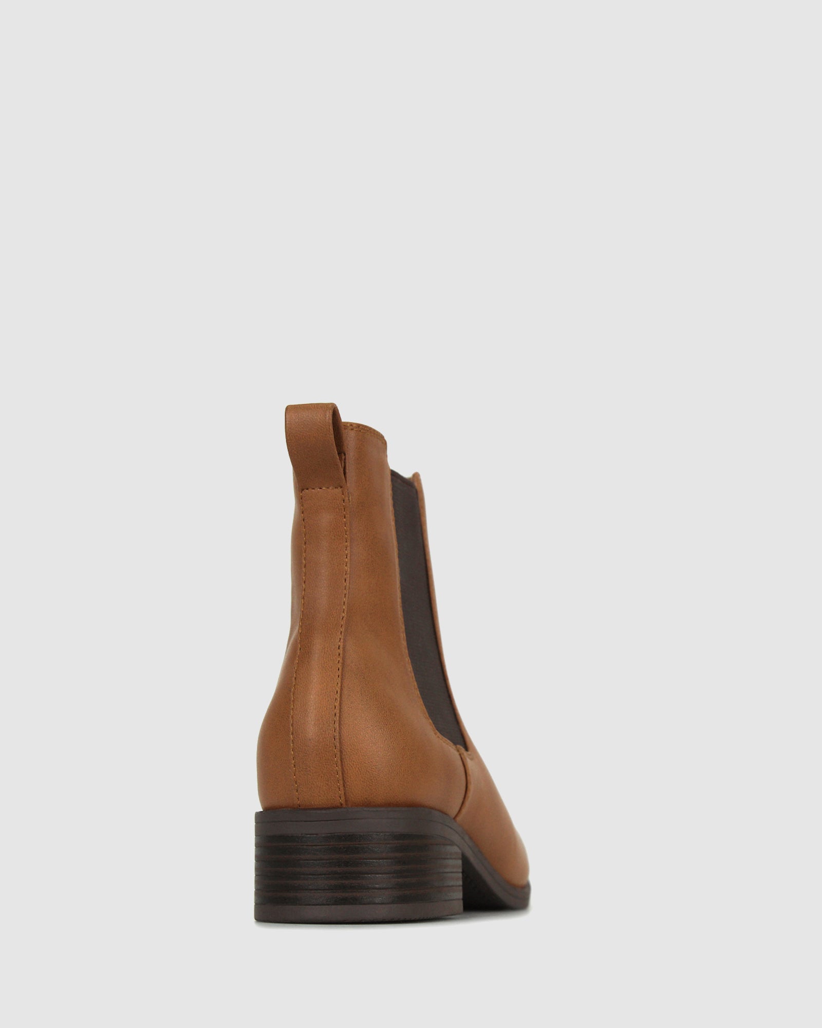 Betts coyote best sale chelsea boots