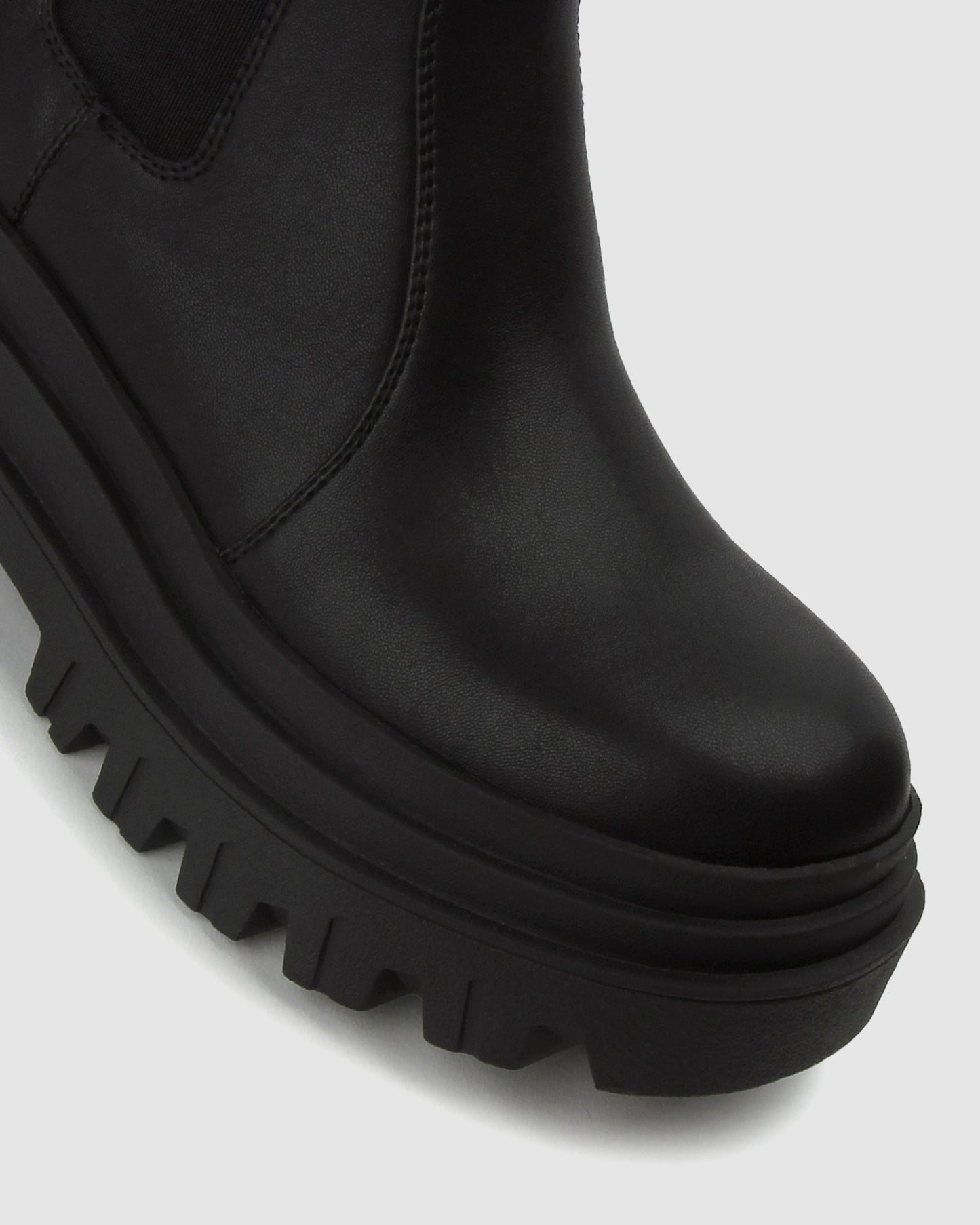 REGGIE Chunky Chelsea Boots